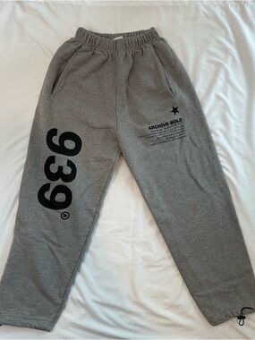 Archive Bold 939 Gray Sweatpants